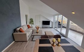 Lovely 2-Bedroom Loft With Panoramic View.